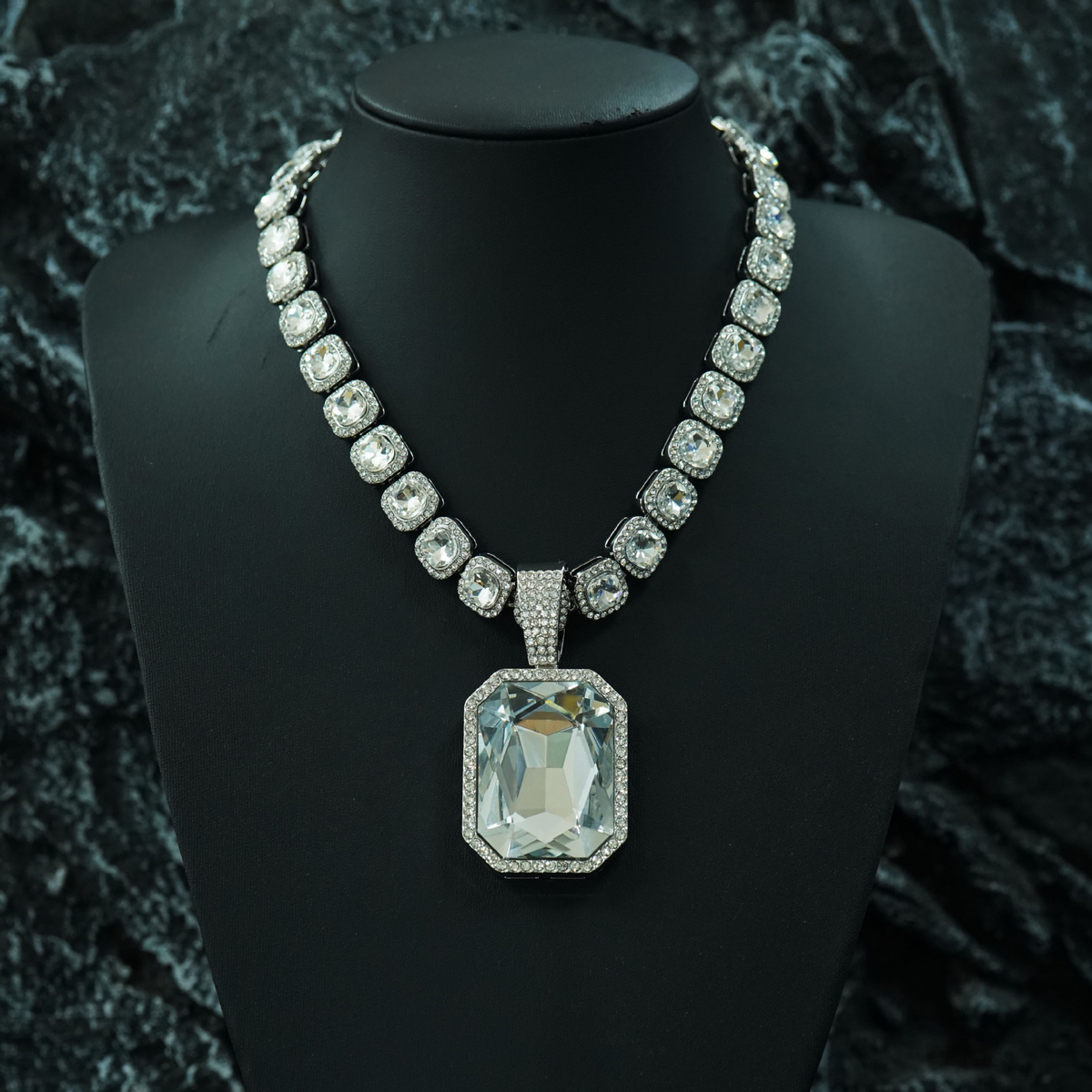 Square Baguette Solitaire Pendant | NORVIA